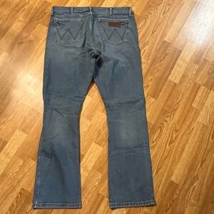 Wrangler Men's Bootcut Jeans in Faded Blue